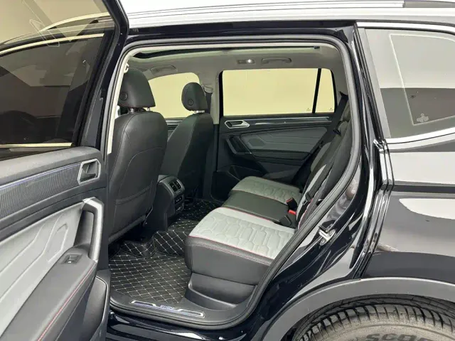 Volkswagen Tiguan L PHEV — Фото автомобиля 19