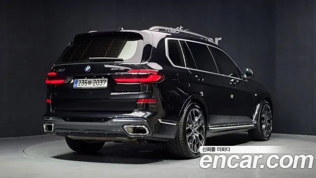 BMW X7 — Фото автомобиля 2
