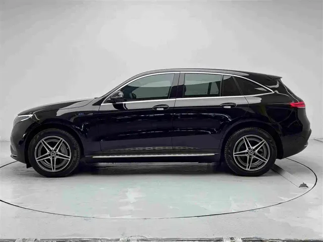 Mercedes-Benz EQC — Фото автомобиля 20