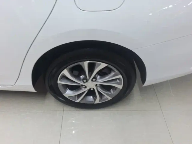 Buick Verano — Фото автомобиля 11