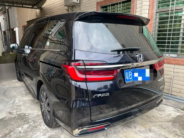 Honda Odyssey — Фото автомобиля 3