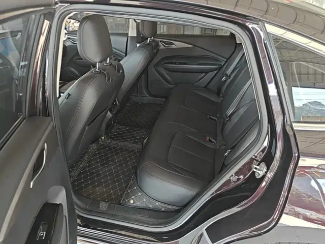 Wuling Starlight — Фото автомобиля 16