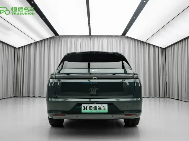 Li Auto L7 — Фото автомобиля 5