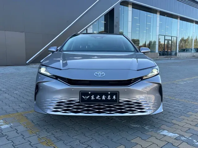 Toyota Camry — Фото автомобиля 2