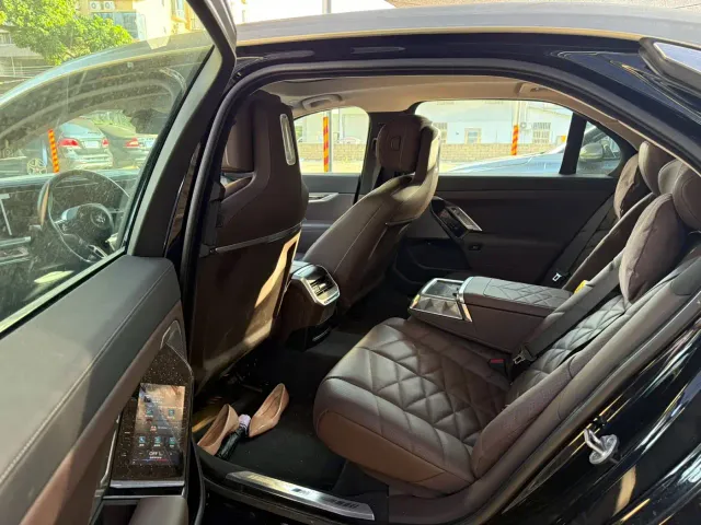 BMW 7 Series — Фото автомобиля 5