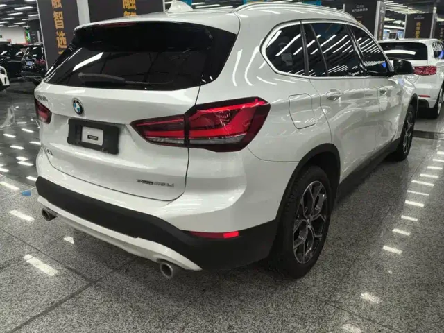 BMW X1 — Фото автомобиля 3