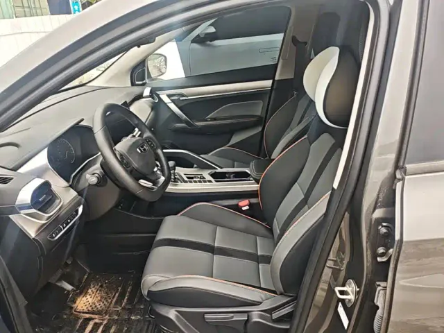 Geely Binyue — Фото автомобиля 14