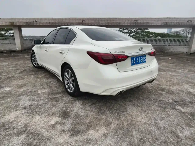 Infiniti Q50L — Фото автомобиля 9