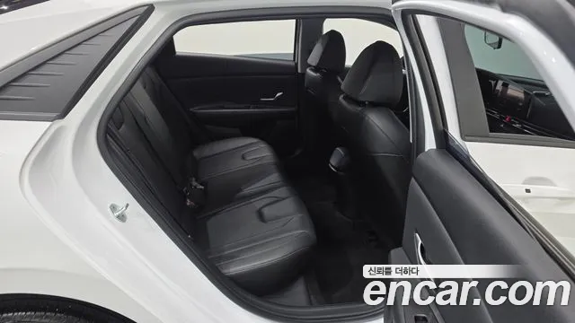 Hyundai Avante CN7 — Фото автомобиля 18
