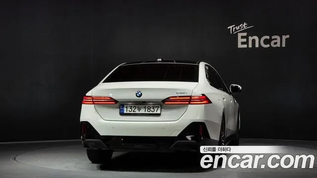 BMW 5-Series — Фото автомобиля 4