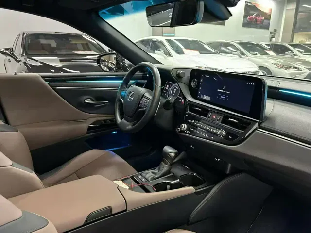 Lexus ES — Фото автомобиля 4