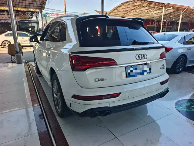 Audi Q5L — Фото автомобиля 11
