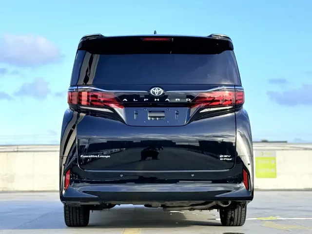 Toyota Alphard — Фото автомобиля 13