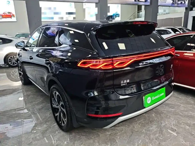 BYD Tang — Фото автомобиля 4