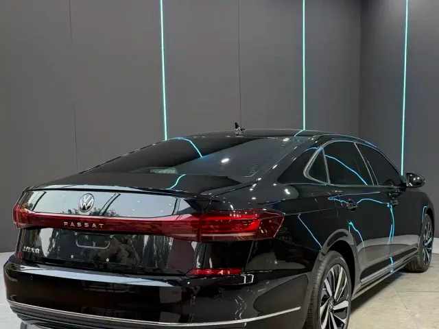 Volkswagen Passat — Фото автомобиля 6