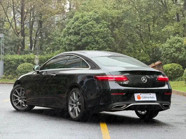 Mercedes-Benz E-Class — Фото автомобиля 6