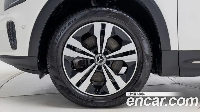 Mercedes-Benz GLB-Class — Фото автомобиля 5