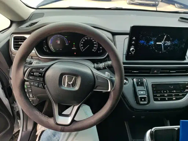 Honda Elysion — Фото автомобиля 9