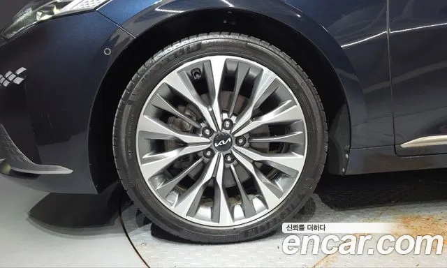Kia K8 — Фото автомобиля 5
