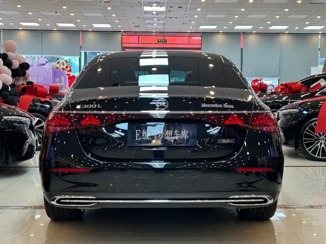 Mercedes-Benz E-Class — Фото автомобиля 13