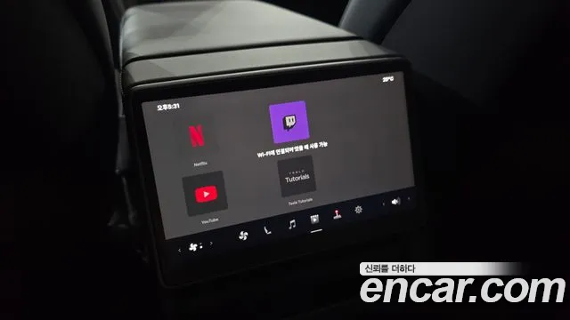 Tesla Model 3 — Фото автомобиля 24