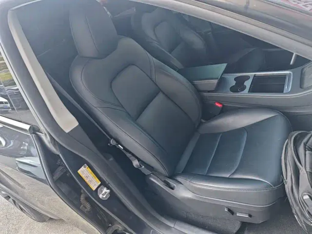 Tesla Model Y — Фото автомобиля 24