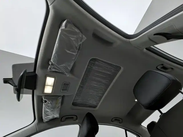 Roewe i5 — Фото автомобиля 14