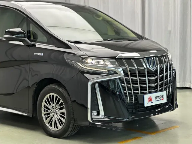 Toyota Alphard — Фото автомобиля 5