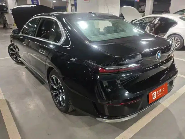 BMW 7 Series — Фото автомобиля 5