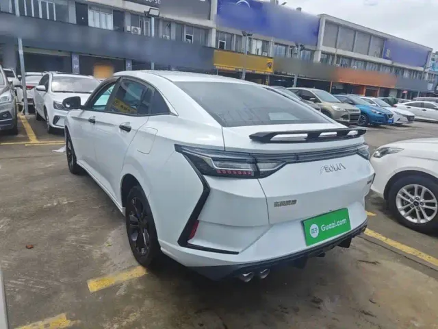 Dongfeng Yixuan — Фото автомобиля 4