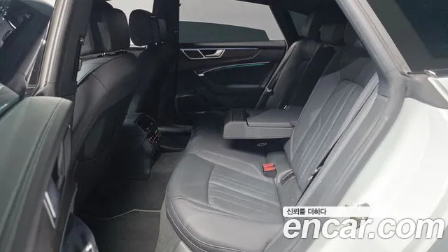Audi A7 4K — Фото автомобиля 18