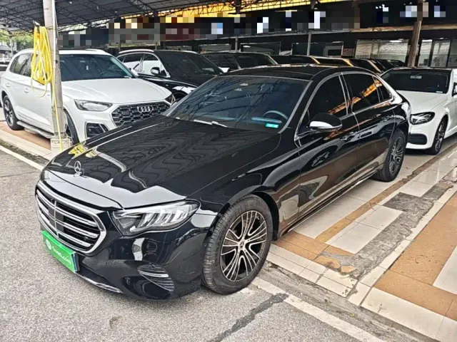 Фотография автомобиля — Mercedes-Benz E-Class
