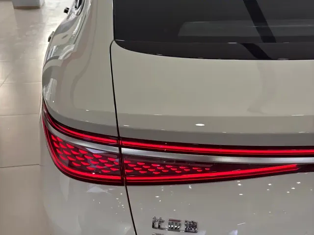 BYD Seal 07 EV — Фото автомобиля 15