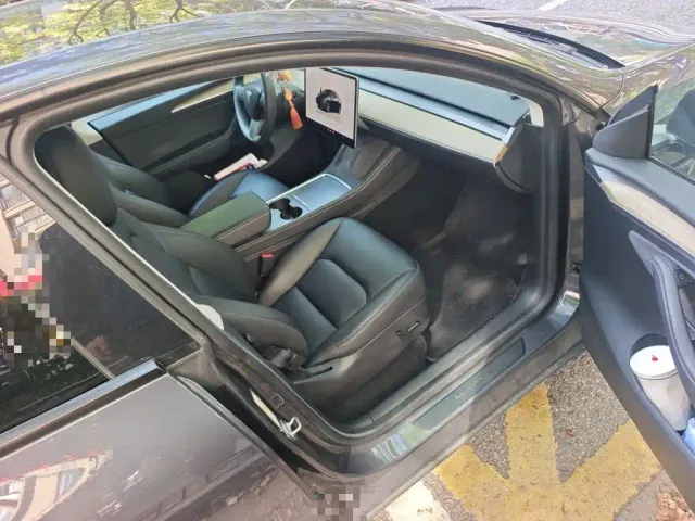 Tesla Model Y — Фото автомобиля 19