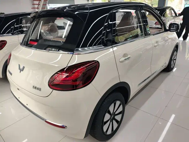 Wuling Bingo — Фото автомобиля 4