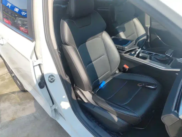 Geely Emgrand — Фото автомобиля 16