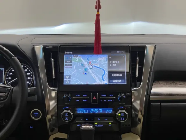 Toyota Alphard — Фото автомобиля 23