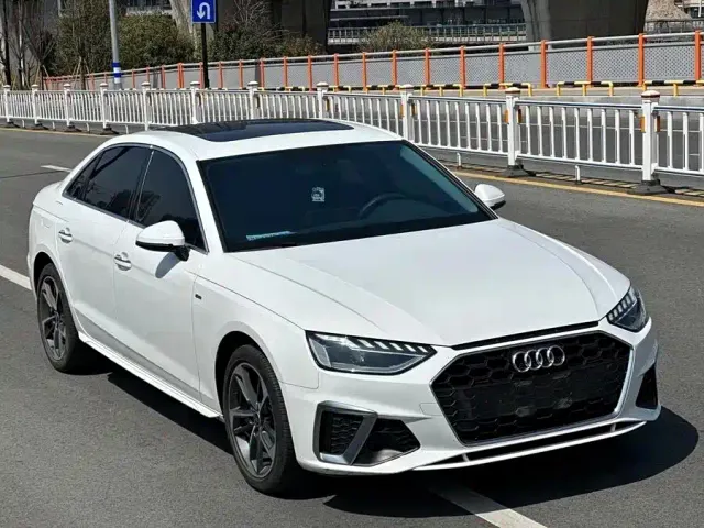 Audi A4L — Фото автомобиля 2