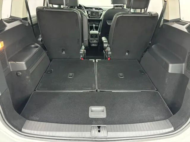 Volkswagen Touran — Фото автомобиля 20