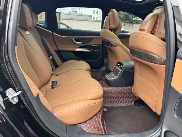 Mercedes-Benz E-Class — Фото автомобиля 9