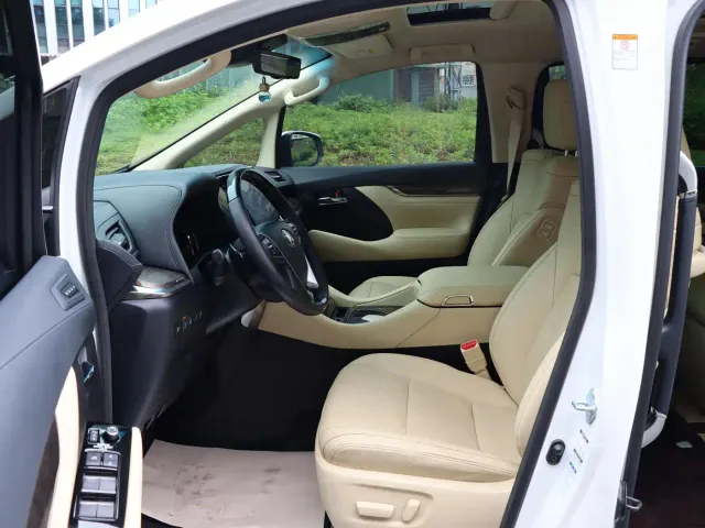 Toyota Vellfire — Фото автомобиля 11