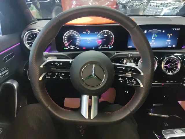 Mercedes-Benz A-Class — Фото автомобиля 6