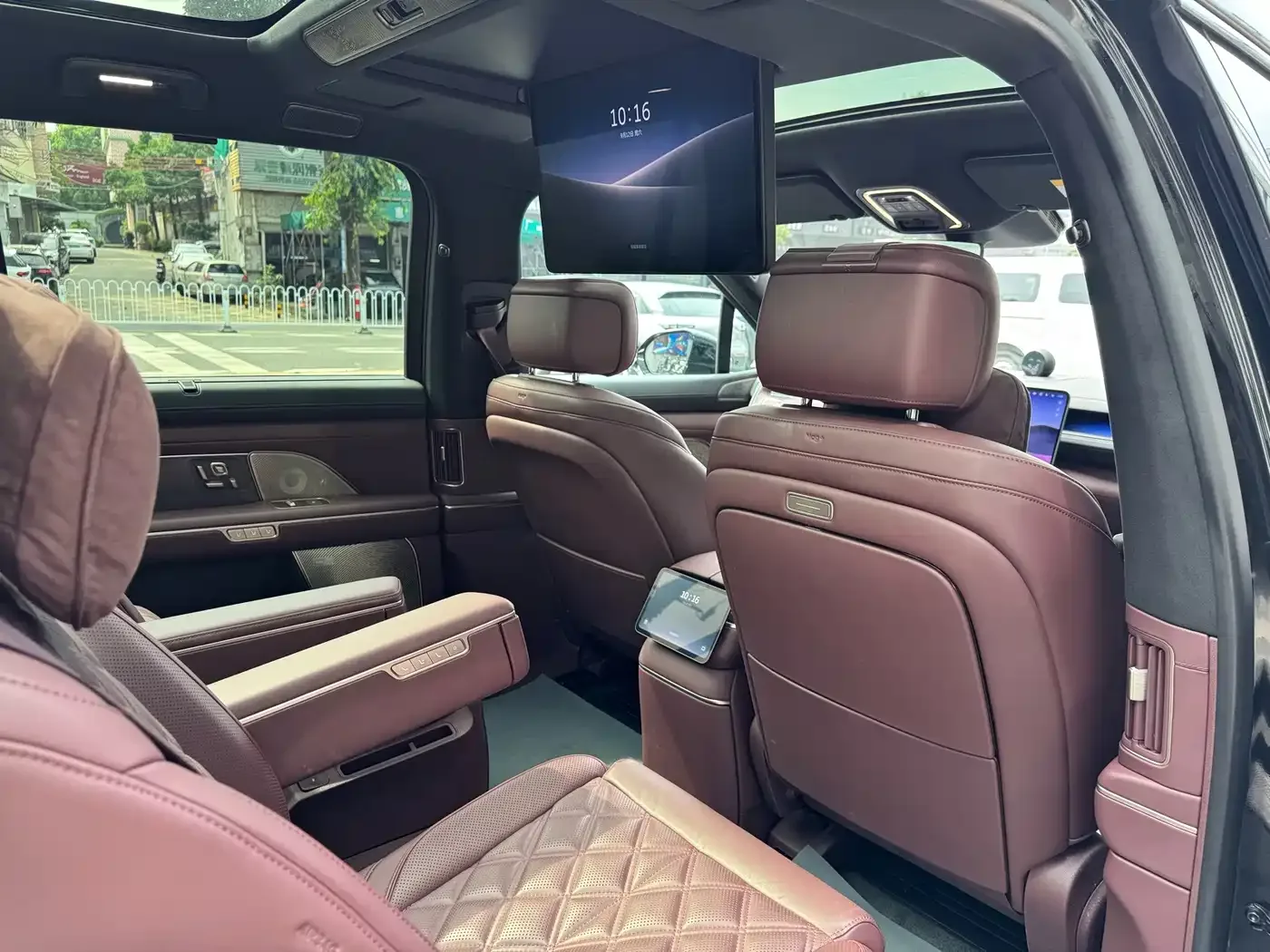NIO NIO ES8 2025 Model 6-Seat Executive Luxury Edition — Фото автомобиля 21