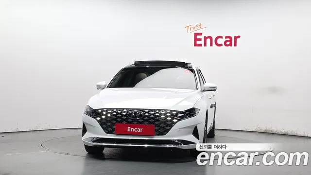 Hyundai Grandeur (New) Hybrid — Фото автомобиля 3