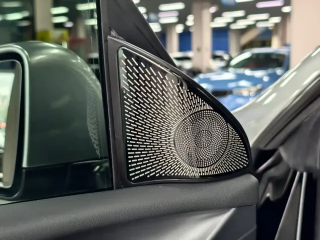 Tesla Model Y — Фото автомобиля 5