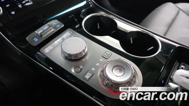 Genesis GV70 2.5T Бензин 2WD — Фото автомобиля 8