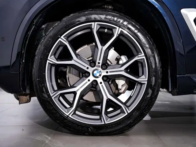 BMW X5 — Фото автомобиля 12