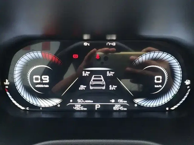 Geely Emgrand — Фото автомобиля 11