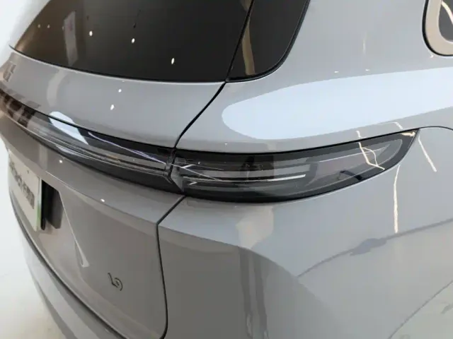 Li Auto L9 — Фото автомобиля 20