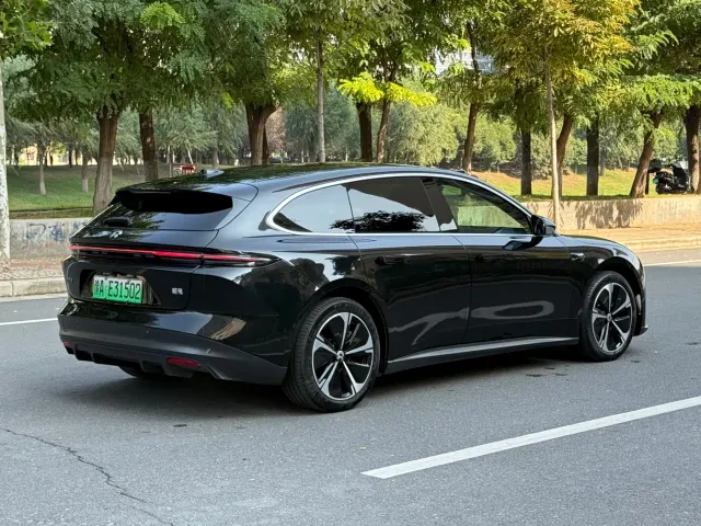 Nio ET5 Touring — Фото автомобиля 9